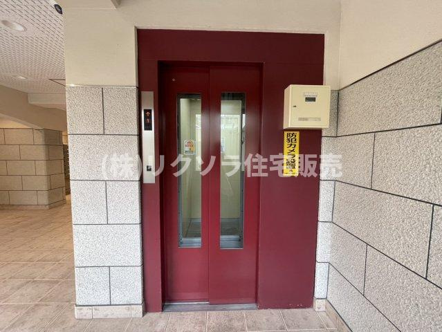 香里ケ丘ガーデンハイツⅠのその他共用部分|エレベーター1基
■物件内覧・資金計画相談・住宅ローン相談、リフォーム相談、お問合せ受付中■
※当日・翌日のご内覧、ご相談はお電話でのお問合せがスムーズです！