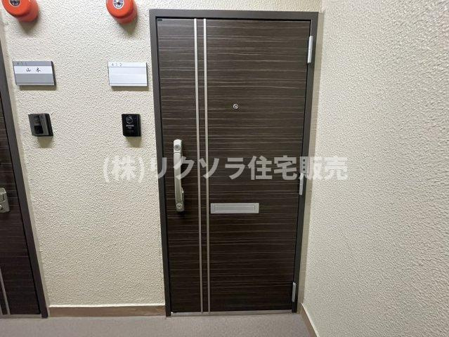 香里ケ丘ガーデンハイツⅠの玄関|■物件内覧・資金計画相談・住宅ローン相談、リフォーム相談、お問合せ受付中■
※当日・翌日のご内覧、ご相談はお電話でのお問合せがスムーズです！