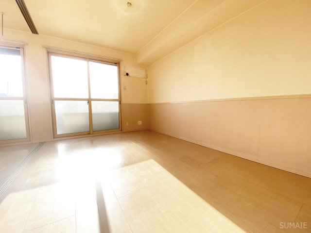 コートクレアールの居間・リビング|明るいリビングです！