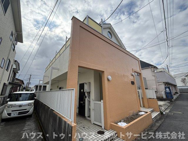 ブライト・ロード弐番館の玄関