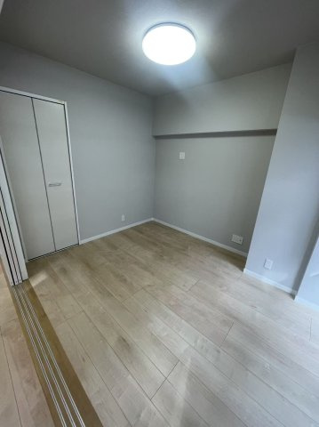 新宿パークサイド永谷の洋室