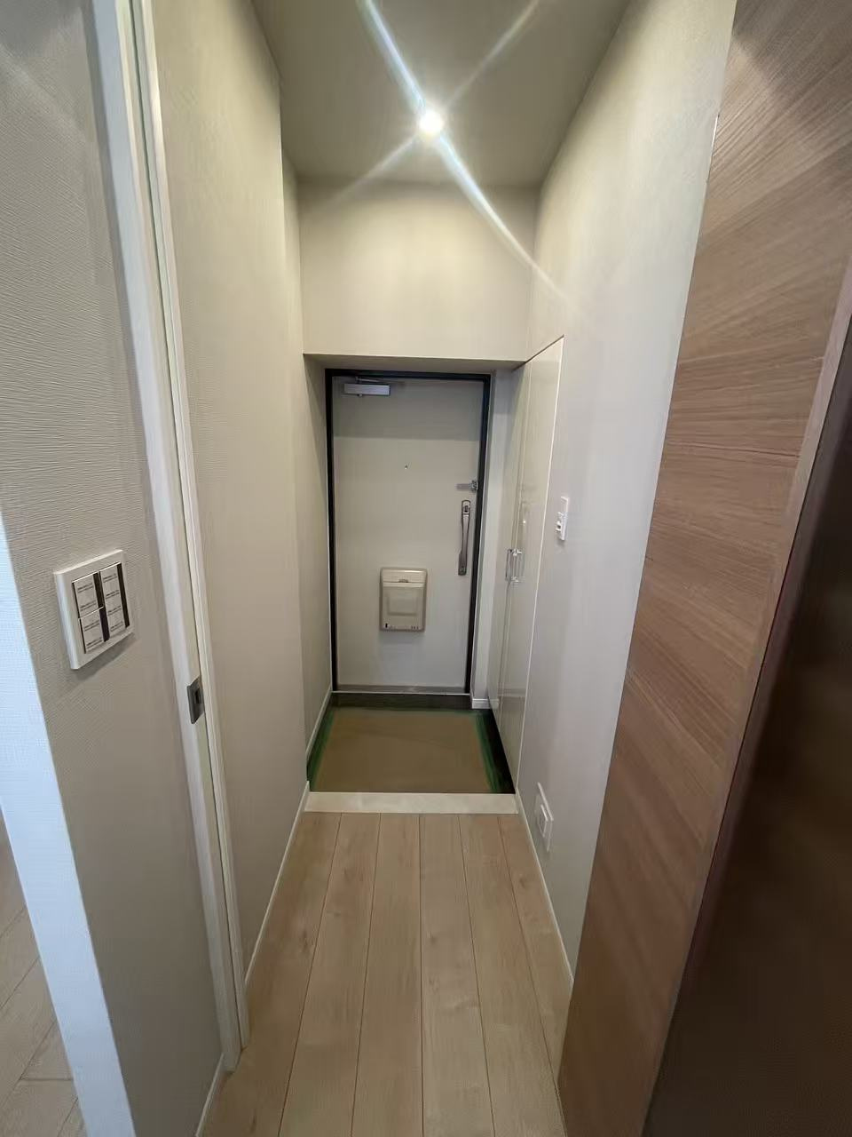 新宿パークサイド永谷の玄関