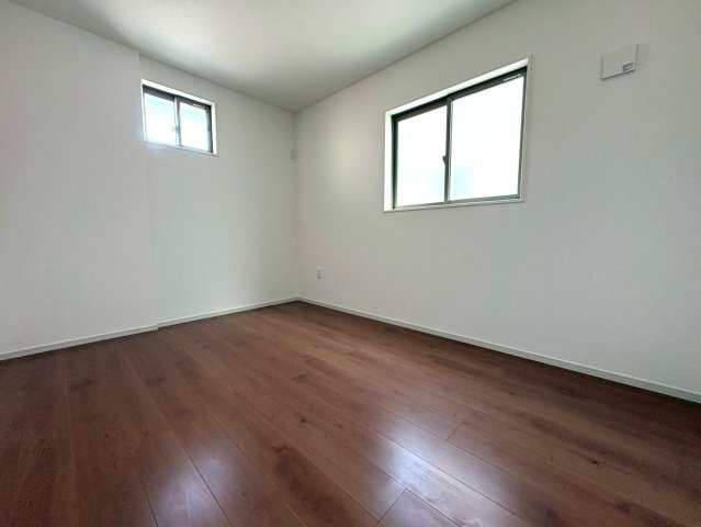 ◆家事動線良好な４ＬＤＫ◆全居室２面採光で陽当たり通風良好◆収納充実◆山科区川田西浦町１期の洋室|洋室