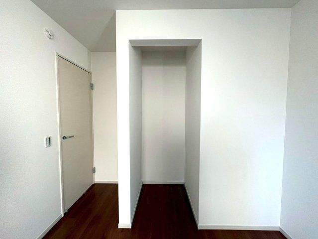 ◆家事動線良好な４ＬＤＫ◆全居室２面採光で陽当たり通風良好◆収納充実◆山科区川田西浦町１期の収納|クローゼット