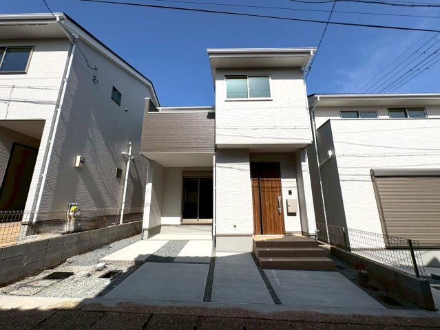 ◆家事動線良好な４ＬＤＫ◆全居室２面採光で陽当たり通風良好◆収納充実◆山科区川田西浦町１期の外観|外観