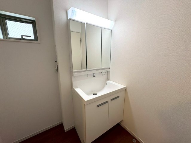 ◆家事動線良好な４ＬＤＫ◆全居室２面採光で陽当たり通風良好◆収納充実◆山科区川田西浦町１期の独立洗面台|洗面化粧台