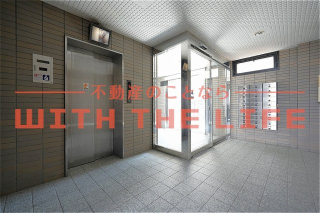 サンライズ東櫛原【キャッシュバック対象物件】のエントランス|清潔なエントランスです