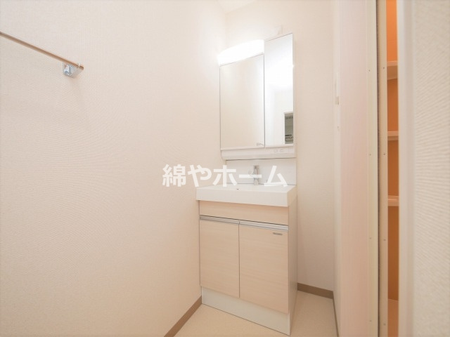 フジパレス杉本町駅西Ⅰ番館の洗面所|コンパクトで使いやすい洗面所