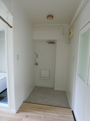 【玄関】 | ビレッジハウス青木2号棟 | イメージ304号室の写真