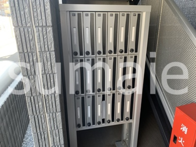 リブリ・クレール浦和のその他共用部分|集合ポスト。