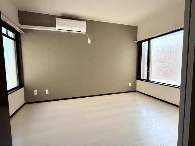 秋定マンションの寝室