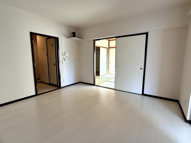 秋定マンションの居間・リビング