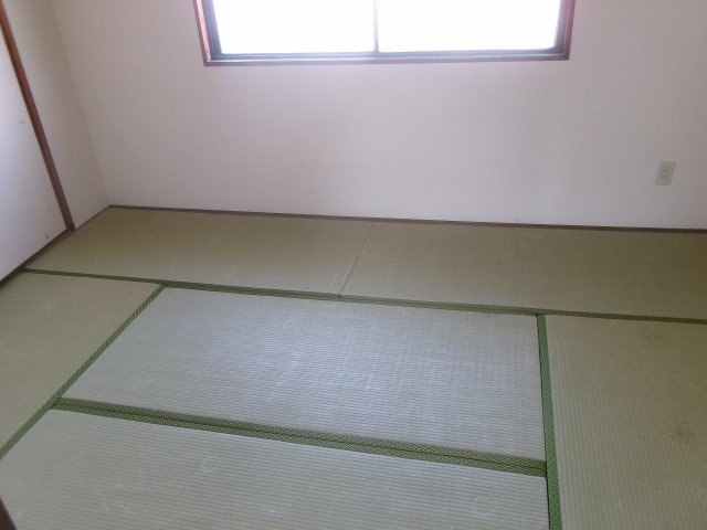秋定マンションの和室