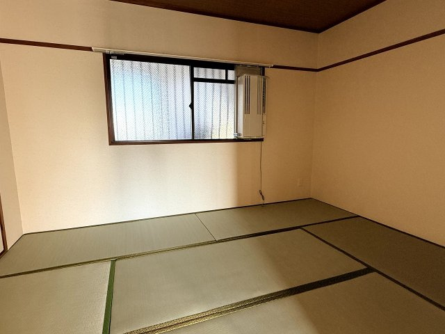 秋定マンションの和室