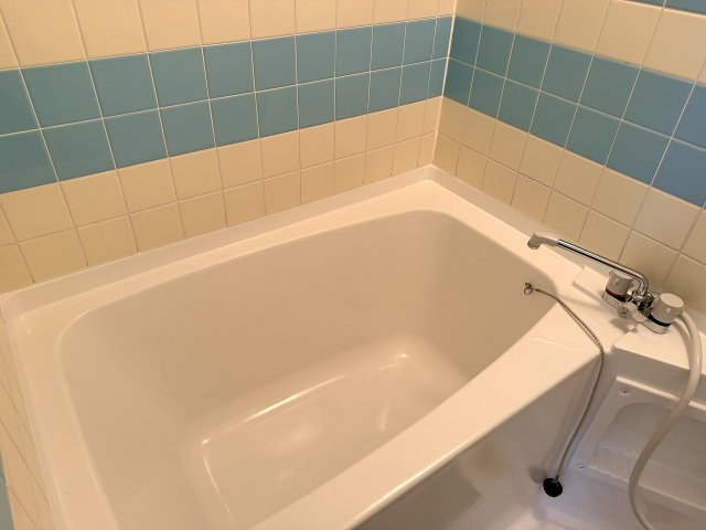 秋定マンションの浴室