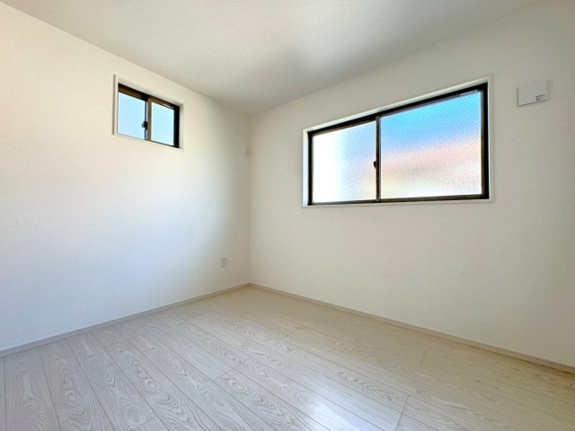 ◆家事動線良好な４ＬＤＫ◆全居室２面採光で陽当たり通風良好◆収納充実◆山科区川田西浦町１期の洋室|洋室