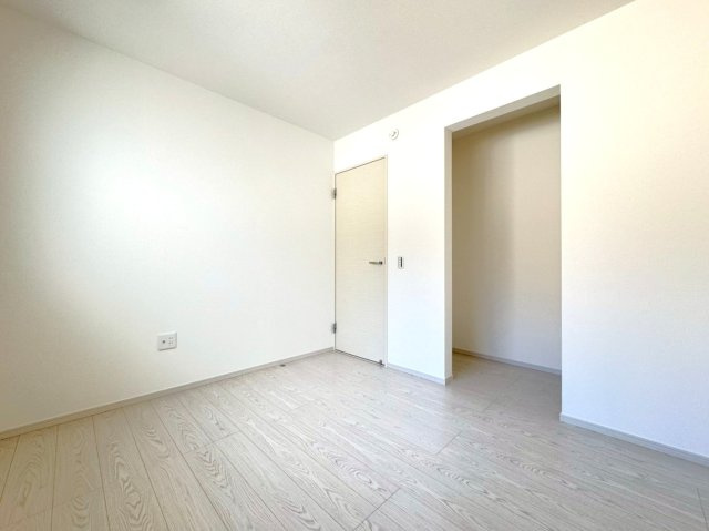 ◆家事動線良好な４ＬＤＫ◆全居室２面採光で陽当たり通風良好◆収納充実◆山科区川田西浦町１期の洋室|洋室