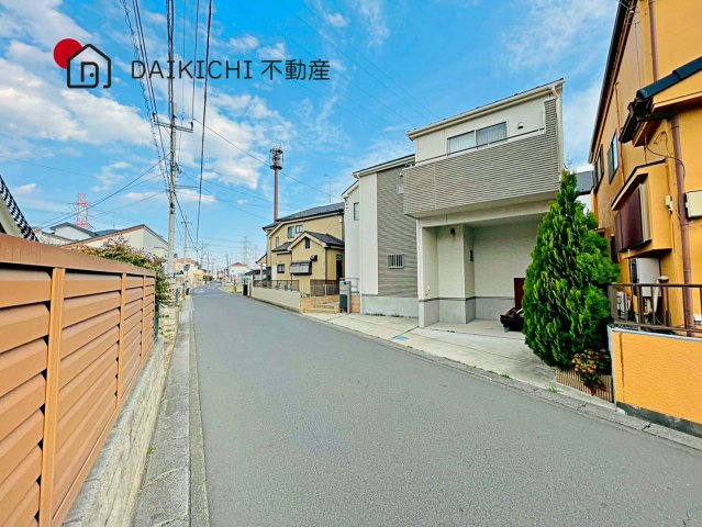 【前面道路含む現地写真】 | 桶川市末広3丁目　中古戸建