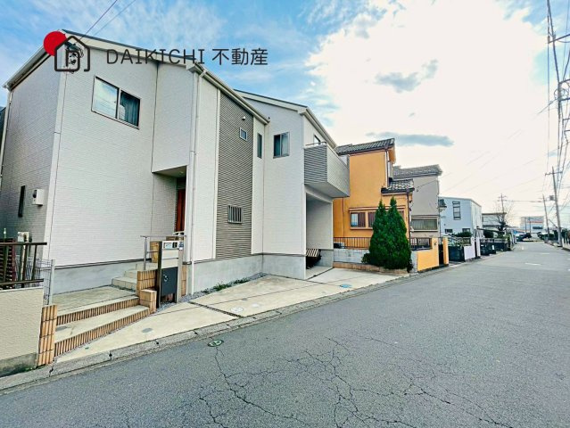 【前面道路含む現地写真】 | 桶川市末広3丁目　中古戸建