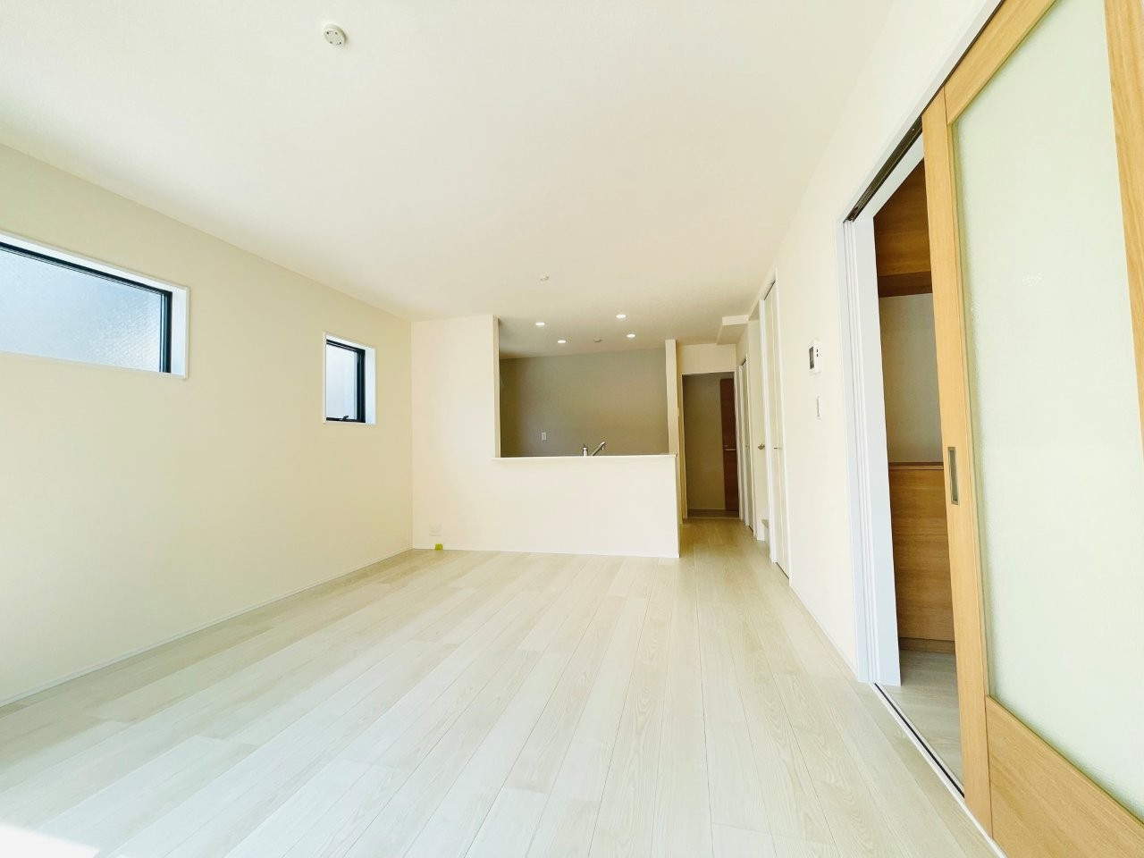 岡崎市元能見町　新築分譲住宅　全2棟　1号棟の居間・リビング|家族でくつろげる広々としたリビングダイニング。