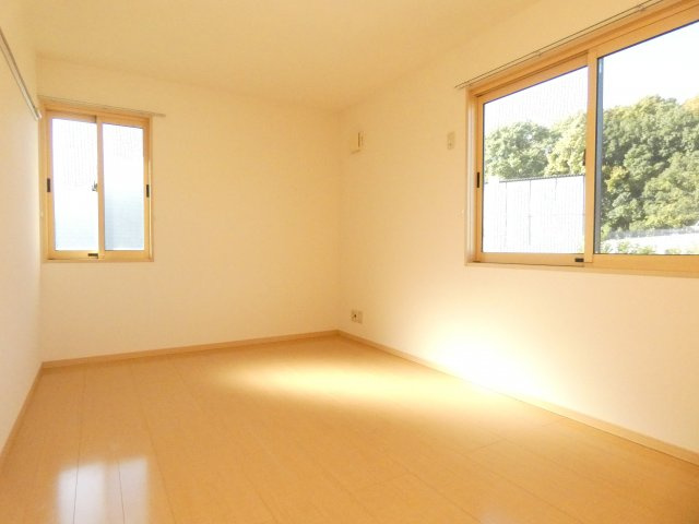 ヒルグレイスB棟の洋室