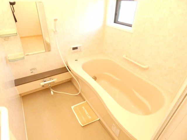 ヒルグレイスB棟の浴室