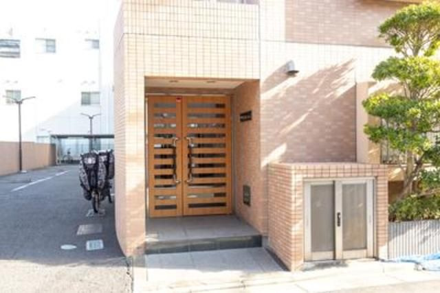 メゾンドボヌール梅島のエントランス