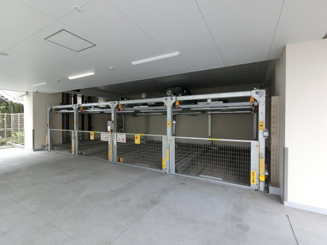 【駐車場】