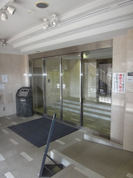 菱和パレス世田谷桜新町のエントランス