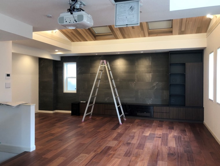 桜丘戸建の居間・リビング