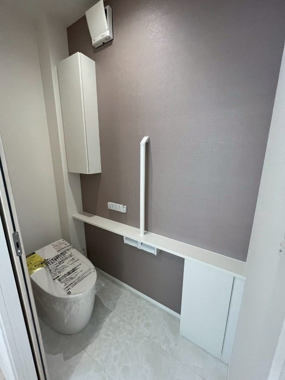 喜平町戸建のトイレ