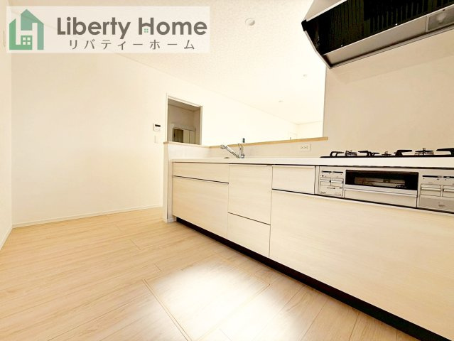 かすみがうら市下稲吉第15　新築戸建　1号棟のキッチン|同形状・同仕様