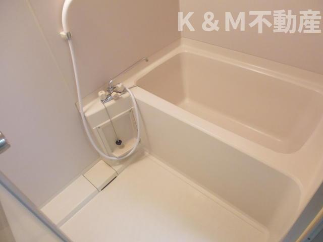 恩田コーポ２の浴室|ゆったり過ごせるお風呂です
