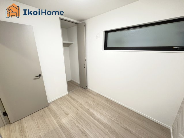 明石市大久保町江井島　新築戸建の子供部屋|【ホームページに現地動画掲載中】●年中無休：当日予約可●3部屋洋室がございますが各部屋収納付！