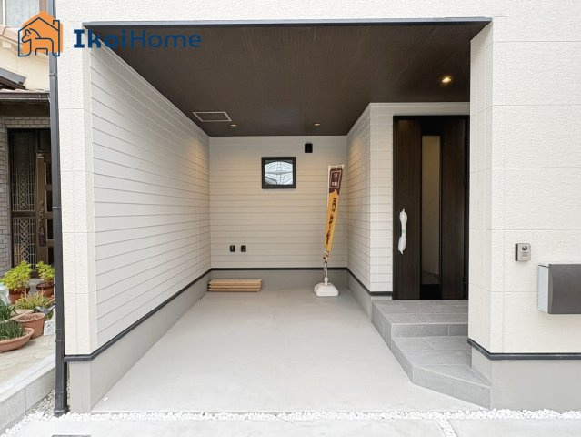 明石市大久保町江井島　新築戸建の駐車場|【ホームページに現地動画掲載中】●年中無休：当日予約可●駐車場は大事なお車も小雨なら濡れずに安心！