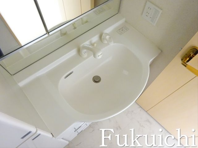 HF学芸大学レジデンスの独立洗面台