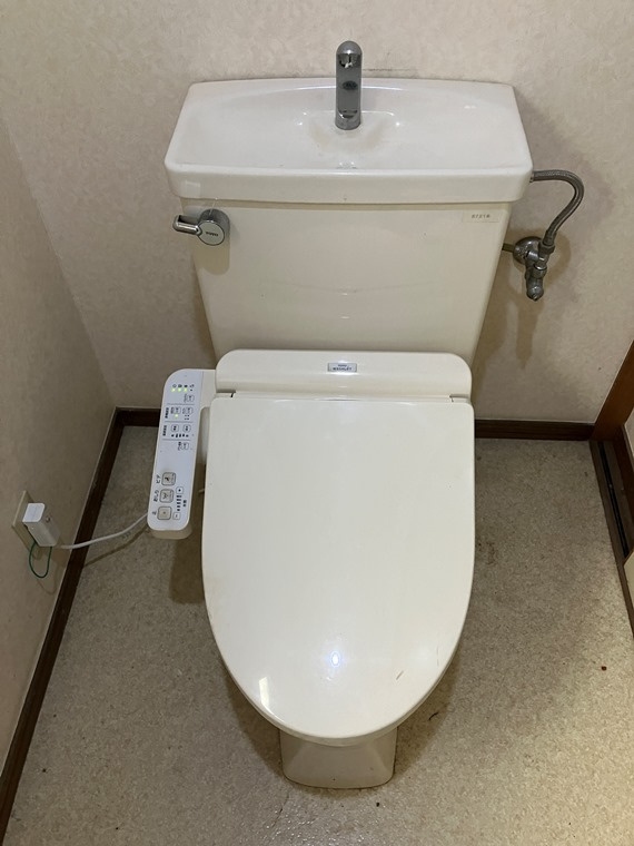 新町戸建のトイレ