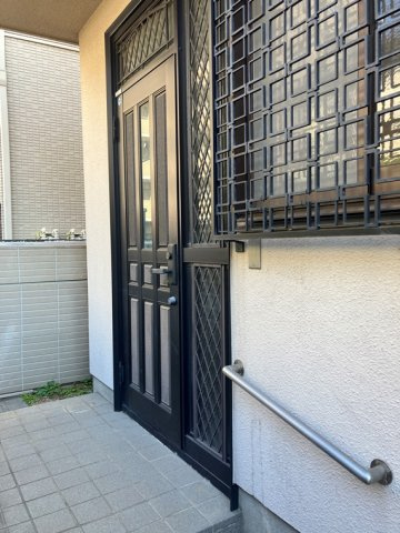 新町戸建のエントランス