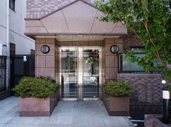 エスコート上落合のエントランス