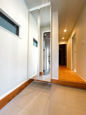 上菅田町Ⅷの玄関|同社施工例