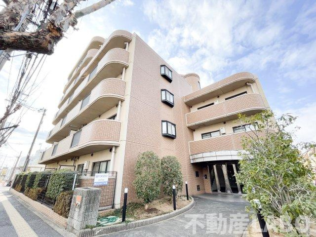 シャルマン・シェソワ