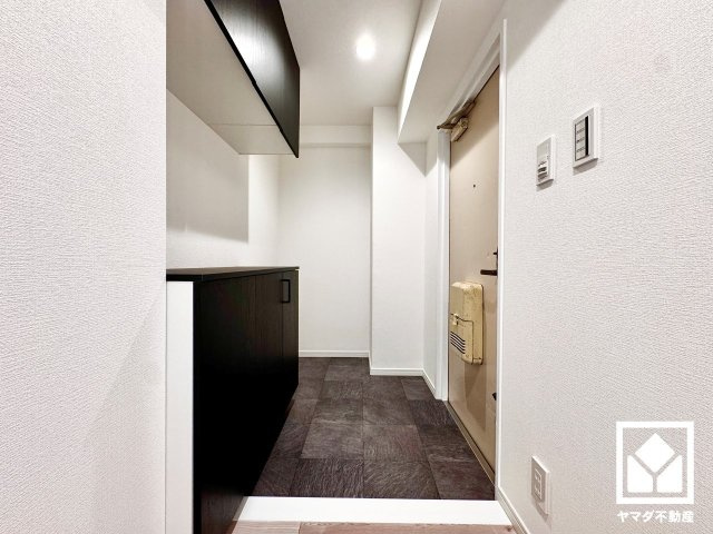 グラン・ドムール山科の玄関