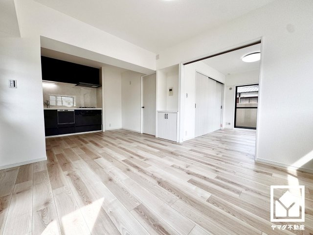 グラン・ドムール山科の居間・リビング