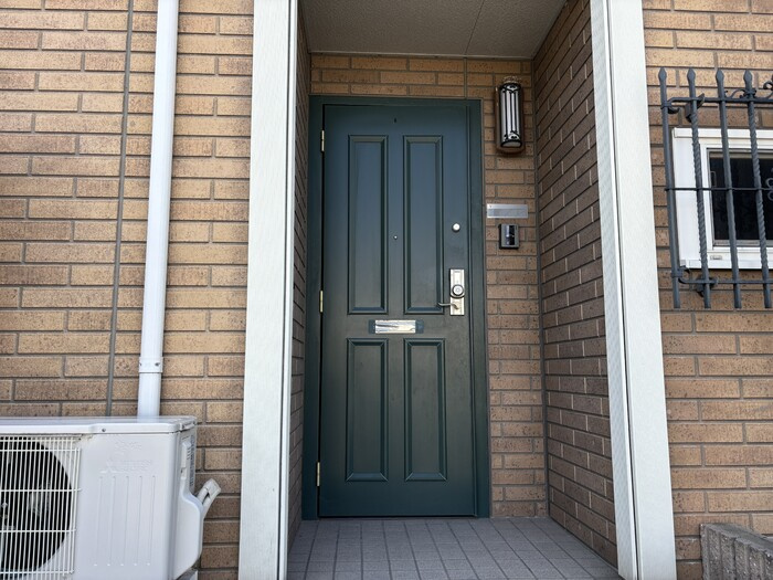 メゾネットメゾンの玄関