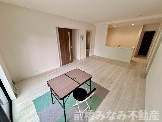 【新築平屋】高崎市箕郷町生原第7　４号棟(全４棟)　リーブルガーデン　新築建売分譲の居間・リビング|ゆったり過ごせるリビングです