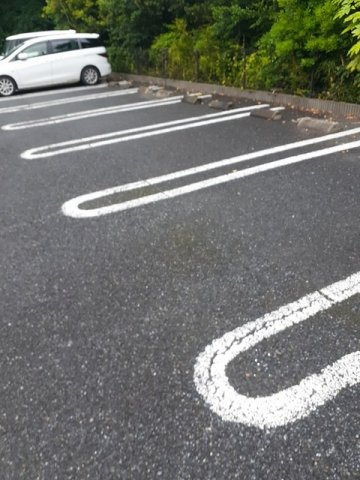 車をお持ちの方に嬉しい駐車場付きの物件です