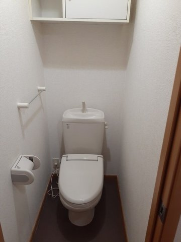 コンパクトで使いやすいトイレです