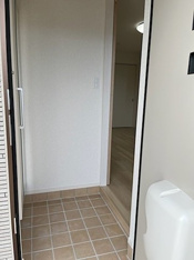 シンプルで使いやすい玄関です