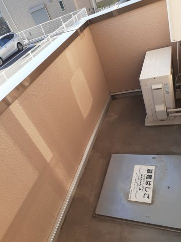 外からの目が気にならないバルコニーで洗濯物が干せます
