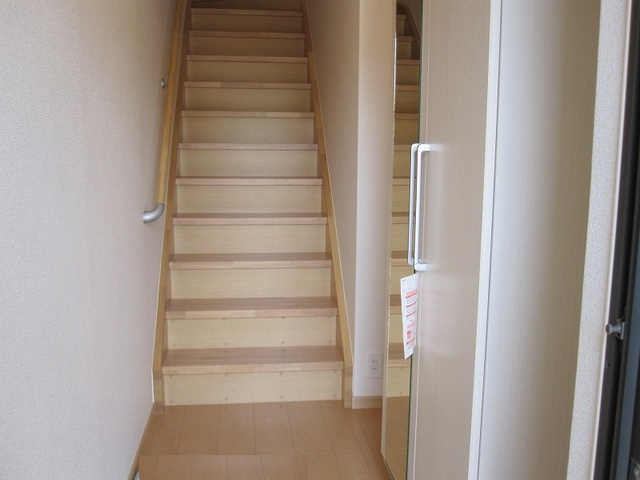 ラフレシールの玄関